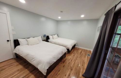 Large Vacation Home Villa- Pool, Indoor Hotub, Game Room, up to 25 guests - Foto 27