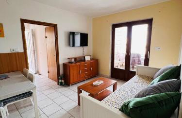 Sun n' Fun Apartments with Pool - Photo 25