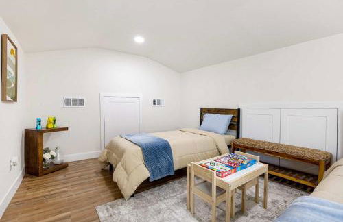 Family Retreat Near Disneyland & Downtown LA 4BR - Foto 19