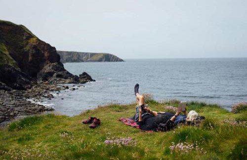 Cliff-top Cottage on Coast Path w/Panoramic Views - Foto 37