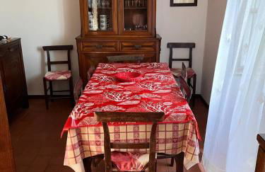 All'Acqua Santa, immersi nella natura - Foto 17