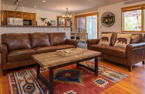 Alpine Highmark by KABINO Hot Tub Fire Pit Fully Fenced Backyard WiFi - Foto 5