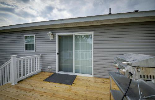 Efficiently Equipped Lewis Home Deck and Gas Grill! - Foto 3