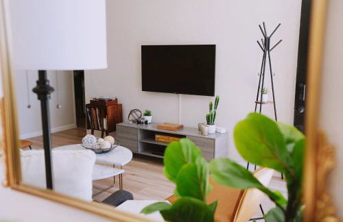 The White House, A Unique ABQ Stay in Central Location near Uptown - Foto 62