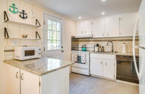 Bike to Private Beach Cape Cod Escape with Sunroom - Foto 11