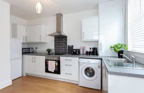 Spacious Comfortable house close to Etihad+parking - Foto 8