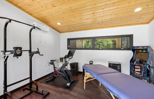 Private Gated 6BR Luxury Estate, Gym, Lake View - Foto 16