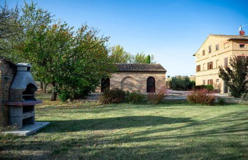 6 Bedroom Beautiful Home In Treia - Foto 15