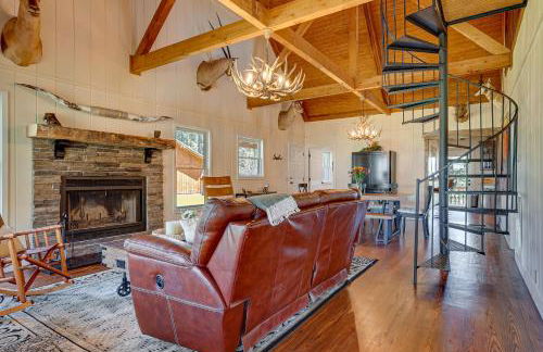 Spacious Alabama Retreat - Deck, Grill and Fire Pit! - Foto 4