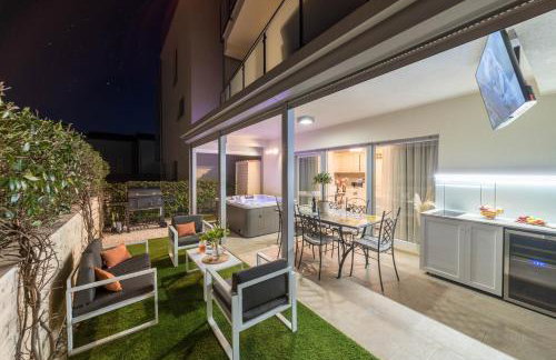 Apt GioAn Novigrad, 500m to Sea, private heated Jacuzzi, BBQ, free parking - Photo 4