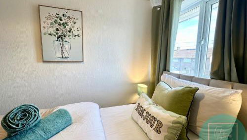 Stylish 3-Bedroom St Helens Home with Parking & Wi-Fi - Foto 2