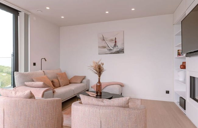 Luxurious Penthouse With Beautiful Seaview - Photo 18