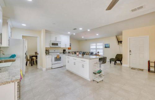 Saltwater Pool and Lanai Lehigh Acres Escape! - Foto 9