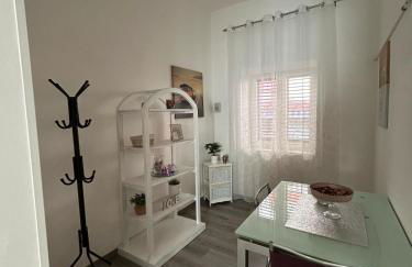 Stone House - Photo 11