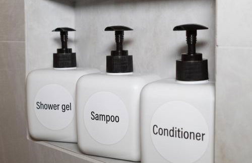 Rafina's PARADISE VIEW!!Walking access to the Port!!! Amazing Seaview!!!Steps from the Beach, 2 min walk!!WIFI 300Mbps! The Lux Seaside Retreat! - Foto 28