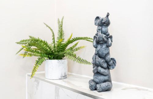 Long Stay Offers, Modern Amenities, Fully Equipped, All Bills Included, Perfect Location, King Size Bed, Fast Wifi - Foto 10