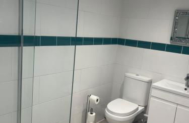 3 bed flat 10 mins to Alton Towers Sleeps 6-8 people - Foto 4