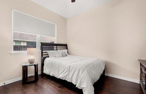 Randolph Central Location, 1-story, Chef Kitchen, Creekside - Foto 10