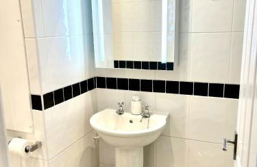 Willesden, Apartment 2, A beautifully furnished and spacious apartment located in the heart of Llandudno - Photo 21