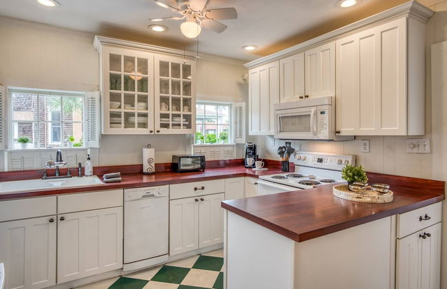 Little Yellow Cottage on Water Street - Foto 21