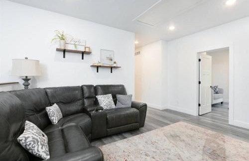 38-Acres of Luxury: 9BR, Indoor Pool, Gym, Near ND - Foto 25