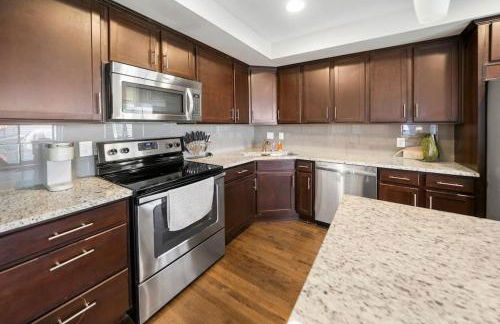 Comfortable 2BR Condo near City Center - Foto 14