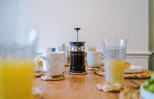 Oxford House by YourStays - Cosy Home in the Suburb of May Bank - Foto 58