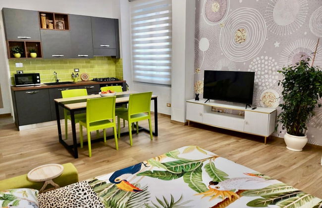 Happy Days! Cozy Roma Retreat Private Apartment in Heart of the City - Photo 1