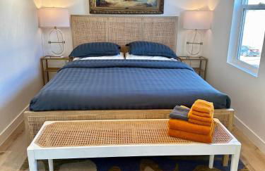 Modern, Remodeled Echo Park House-Walk to Sunset Blvd, Dodgers Stadium, Shops, Bars, Restaurants, Lake, Concerts - Photo 1