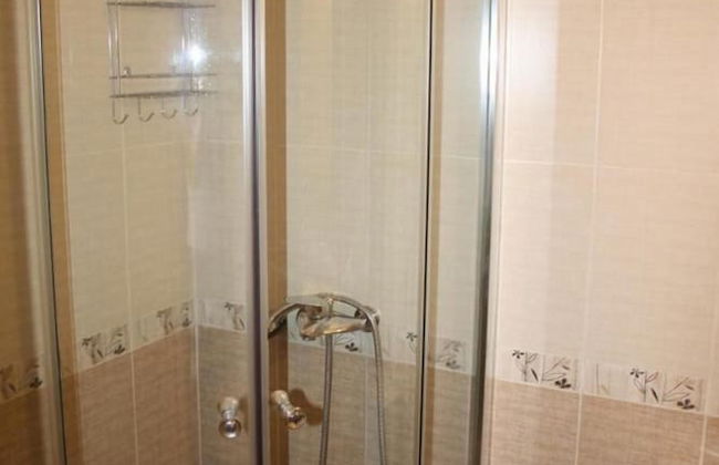 Sunny Apartment in Burgas - Photo 7