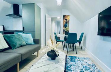 Coastal Flats with Garden & Parking near Castle - Foto 1