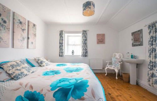 Cosy Welsh Cottage in St Davids Centre with Garden - Photo 23