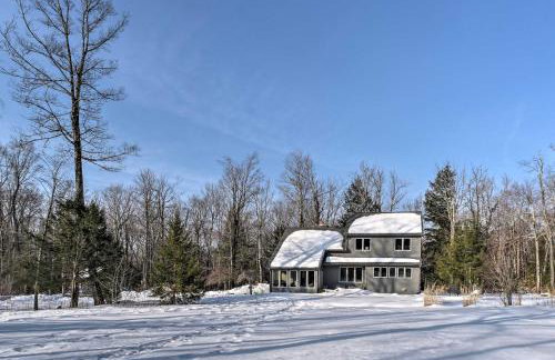 Berkshires Home on 11 Acres with Pond and 2 Fire Pits! - Foto 34