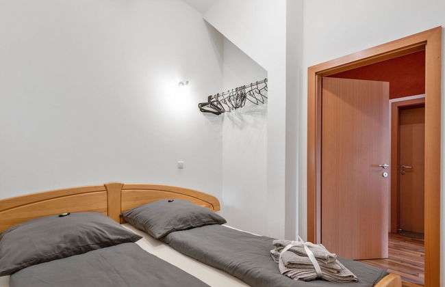 Modern Holiday Home in Pinsdorf With Garden - Photo 1