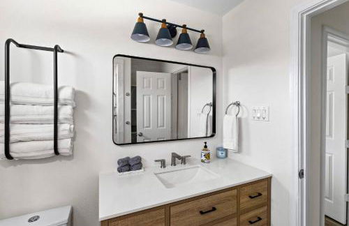 Palms & Pelicans - Photo 20