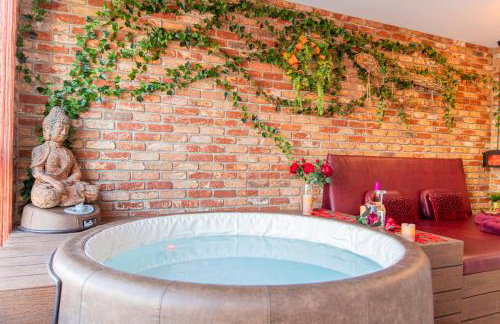 Jacuzzi - Love - BDSM - Extra Luxury - EV chargger - Valentine's Day - Red Room - Flexible SelfCheckIns 28 - Foto 53