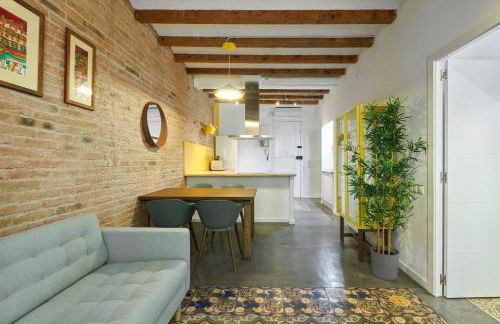 64 Apartment in a typical Barcelona's old building - Foto 2