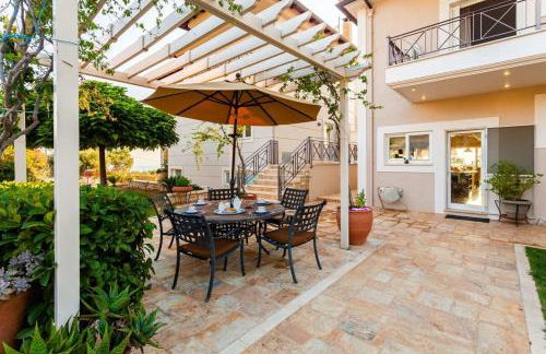 Sunset Paradise - Verga's Utimate Seaview Getaway - Photo 40