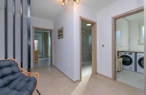 Modern Casa di Lucija with heated pool, near Airport, own parking - Foto 43