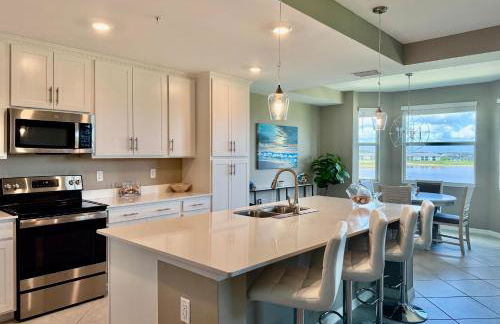 Third-Floor National Golf Course Condo 3BR 2BA, Full Amenities & Ave Maria Access - Photo 7