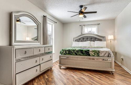 Patio and Yard! Family Home, 6 Mi to Airport - Foto 15