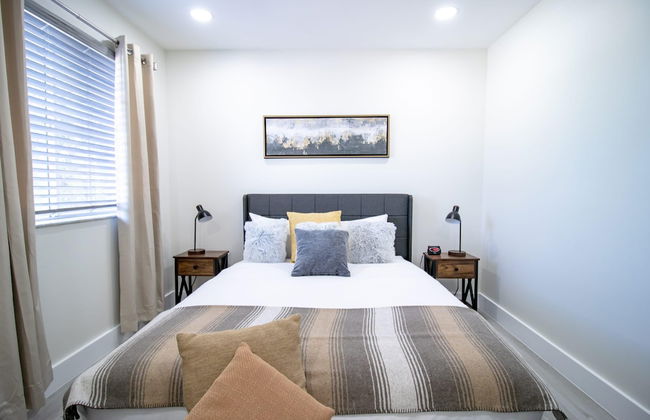 Good Vibes Oasis- Cozy Townhome With Parking - Photo 22