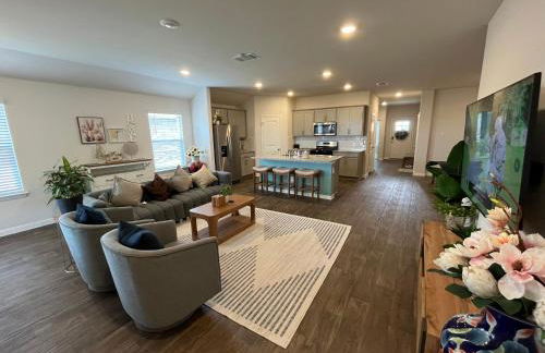 New 4BR Walk to Community Pool & Playground - Foto 17