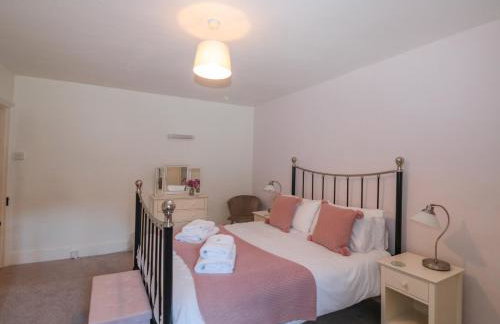 Honeysuckle Cottage - Photo 13