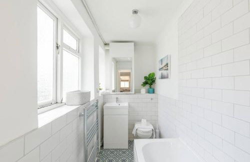 Central quiet cottage Walk to shops, bars & beach - Foto 27