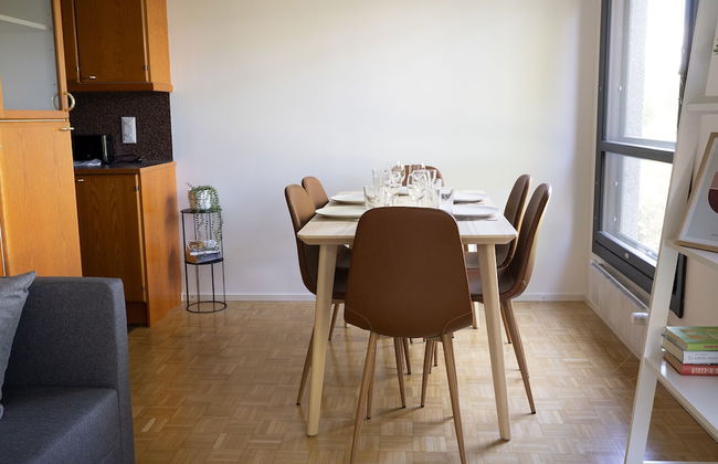 2ndhomes 2BR Center Apartment w Balcony - Foto 17