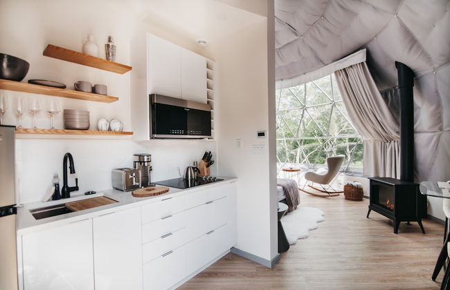 FlowEdge Riverside Getaway - Photo 32