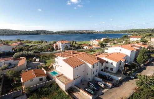 Holiday Home Pomer 08 - Foto 1