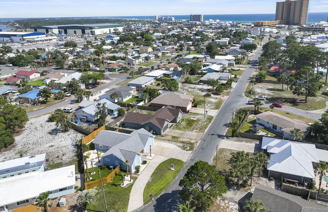 Pet Friendly Beach House with Arcade Games - Photo 55