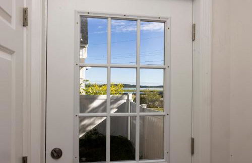 Spacious 4BR Beach Retreat, Steps to Pine Point - Foto 41